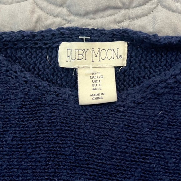 Batwing - a bit of a crop. Just fits me weird. - Picture 2 of 2